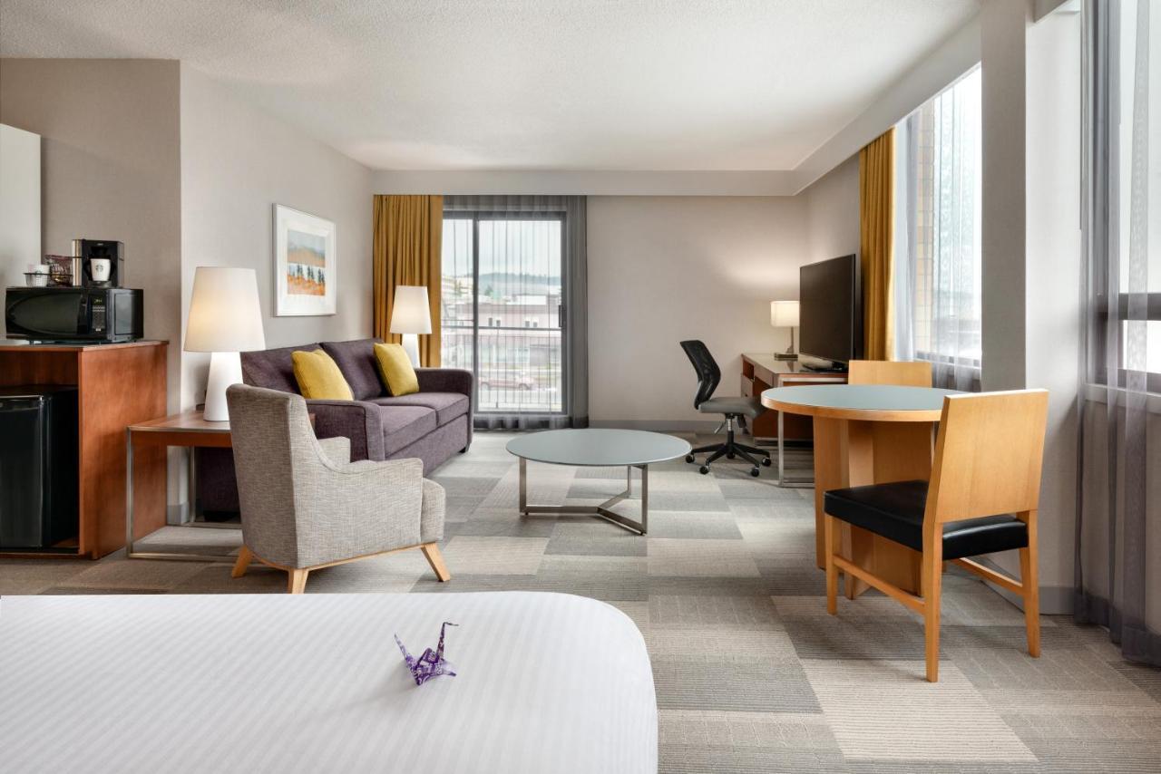 Coast Prince George Hotel By Apa Buitenkant foto